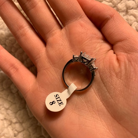 Diamond Ring 💍 💎 - Picture 5 of 8